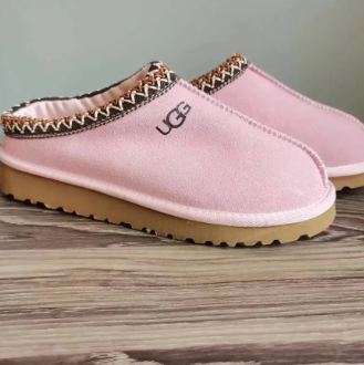 Pink slipper decor product image